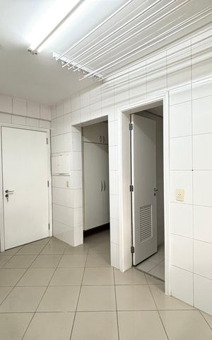 Apartamento para alugar com 212m², 4 quartos e 4 vagas Apartamento para alugar com 212m², 4 quartos e 4 vagasÁrea de Serviço