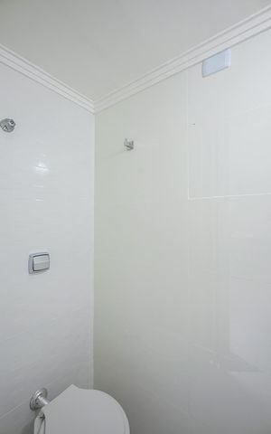 Apartamento para alugar com 70m², 2 quartos e 2 vagasBanheiro de Serviço
