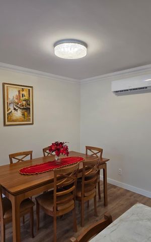 Apartamento à venda com 96m², 3 quartos e 2 vagas Apartamento à venda com 96m², 3 quartos e 2 vagasSala de jantar