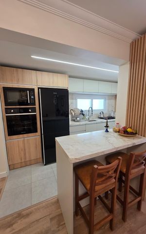 Apartamento à venda com 96m², 3 quartos e 2 vagas Apartamento à venda com 96m², 3 quartos e 2 vagasCozinha