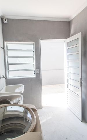 Casa de condomínio à venda com 600m², 4 quartos e 9 vagas Casa de condomínio à venda com 600m², 4 quartos e 9 vagasÁrea de Serviço