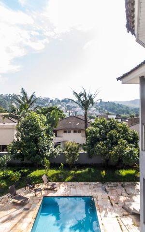 Casa de condomínio à venda com 600m², 4 quartos e 9 vagas Casa de condomínio à venda com 600m², 4 quartos e 9 vagasVista da Sala