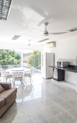 Casa de condomínio à venda com 600m², 4 quartos e 9 vagas Casa de condomínio à venda com 600m², 4 quartos e 9 vagasÁrea gourmet