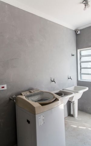 Casa de condomínio à venda com 600m², 4 quartos e 9 vagas Casa de condomínio à venda com 600m², 4 quartos e 9 vagasÁrea de Serviço