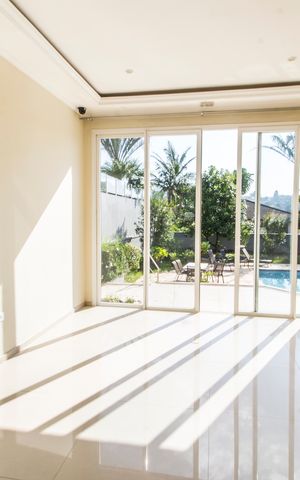 Casa de condomínio à venda com 600m², 4 quartos e 9 vagas Casa de condomínio à venda com 600m², 4 quartos e 9 vagasSala