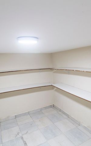 Casa de condomínio à venda com 600m², 4 quartos e 9 vagas Casa de condomínio à venda com 600m², 4 quartos e 9 vagasDepósito