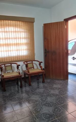Casa à venda com 200m², 4 quartos e 1 vaga Casa à venda com 200m², 4 quartos e 1 vagaSala