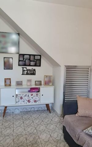 Casa à venda com 200m², 4 quartos e 1 vaga Casa à venda com 200m², 4 quartos e 1 vagaSala