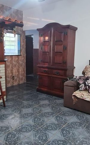 Casa à venda com 200m², 4 quartos e 1 vaga Casa à venda com 200m², 4 quartos e 1 vagaSala