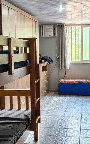Casa à venda com 200m², 4 quartos e 1 vaga Casa à venda com 200m², 4 quartos e 1 vagaQuarto