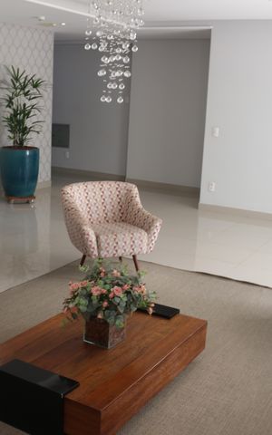 Apartamento à venda com 67m², 2 quartos e 2 vagasHall social