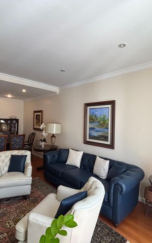 Apartamento à venda com 128m², 2 quartos e 1 vaga Apartamento à venda com 128m², 2 quartos e 1 vagaSala