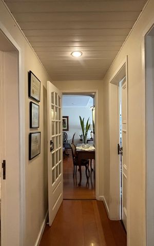 Apartamento à venda com 128m², 2 quartos e 1 vaga Apartamento à venda com 128m², 2 quartos e 1 vagaBanheiro social - corredor de acesso