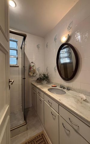Apartamento à venda com 128m², 2 quartos e 1 vaga Apartamento à venda com 128m², 2 quartos e 1 vagaBanheiro social