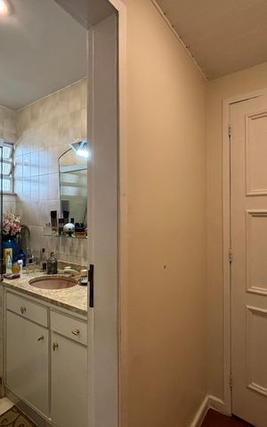 Apartamento à venda com 128m², 2 quartos e 1 vaga Apartamento à venda com 128m², 2 quartos e 1 vagaSuíte - banheiro