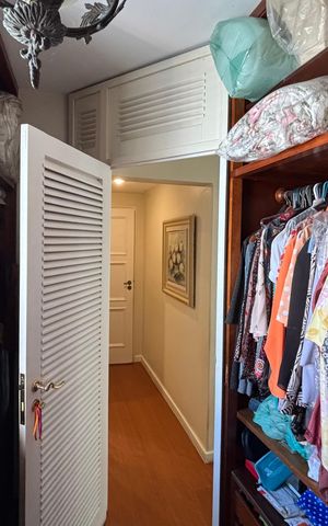 Apartamento à venda com 128m², 2 quartos e 1 vaga Apartamento à venda com 128m², 2 quartos e 1 vagaSuíte - closet
