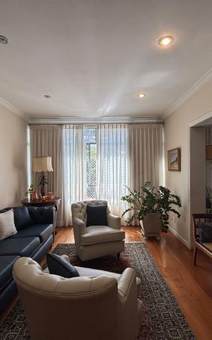 Apartamento à venda com 128m², 2 quartos e 1 vaga Apartamento à venda com 128m², 2 quartos e 1 vagaSala
