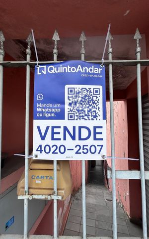Casa à venda com 162m², 1 quarto e 4 vagas Casa à venda com 162m², 1 quarto e 4 vagasPlaca