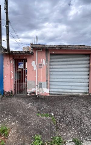 Casa à venda com 162m², 1 quarto e 4 vagas Casa à venda com 162m², 1 quarto e 4 vagasFachada