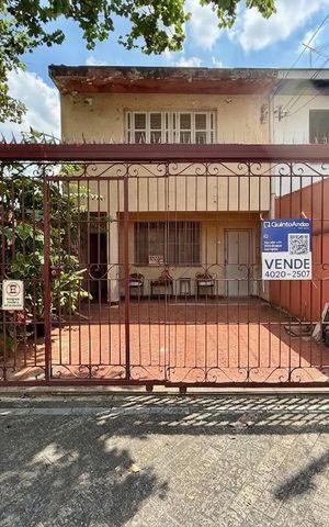 Casa à venda com 170m², 4 quartos e 2 vagas Casa à venda com 170m², 4 quartos e 2 vagasFachada