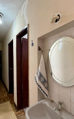Casa à venda com 170m², 4 quartos e 2 vagas Casa à venda com 170m², 4 quartos e 2 vagasCorredor Quartos