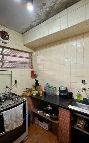 Casa à venda com 170m², 4 quartos e 2 vagas Casa à venda com 170m², 4 quartos e 2 vagasCozinha