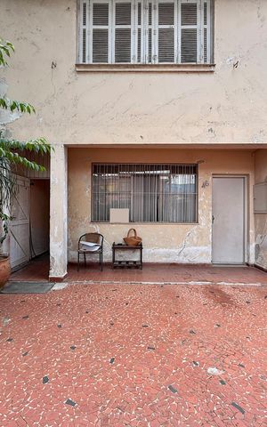 Casa à venda com 170m², 4 quartos e 2 vagas Casa à venda com 170m², 4 quartos e 2 vagasGaragem