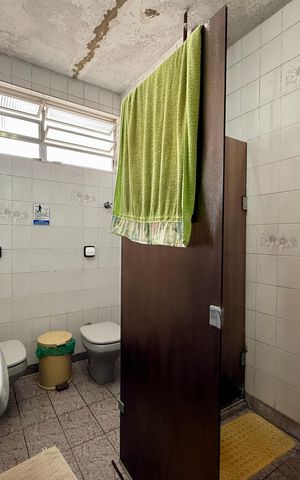Casa à venda com 170m², 4 quartos e 2 vagas Casa à venda com 170m², 4 quartos e 2 vagasBanheiro Social