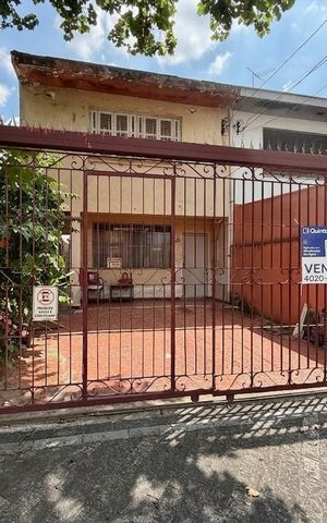 Casa à venda com 170m², 4 quartos e 2 vagas Casa à venda com 170m², 4 quartos e 2 vagasFachada