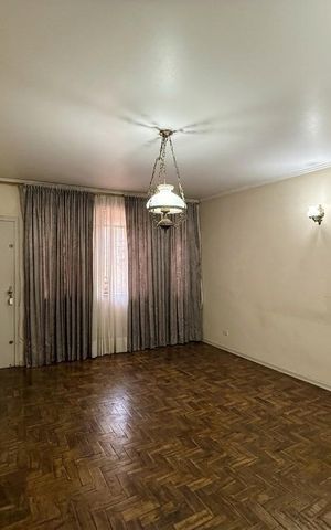 Casa à venda com 170m², 4 quartos e 2 vagas Casa à venda com 170m², 4 quartos e 2 vagasSala