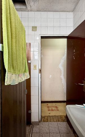 Casa à venda com 170m², 4 quartos e 2 vagas Casa à venda com 170m², 4 quartos e 2 vagasBanheiro Social
