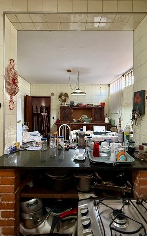 Casa à venda com 170m², 4 quartos e 2 vagas Casa à venda com 170m², 4 quartos e 2 vagasCozinha