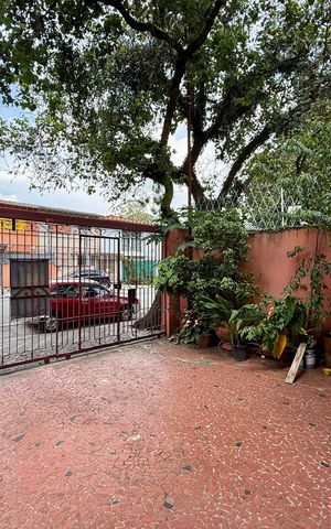 Casa à venda com 170m², 4 quartos e 2 vagas Casa à venda com 170m², 4 quartos e 2 vagasGaragem