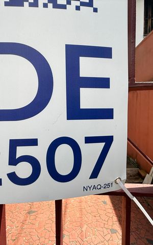 Casa à venda com 170m², 4 quartos e 2 vagas Casa à venda com 170m², 4 quartos e 2 vagasPlaca
