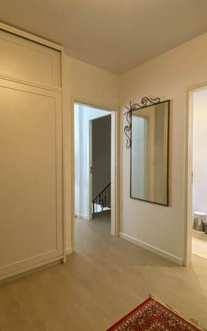 Casa para alugar com 600m², 3 quartos e 4 vagas Casa para alugar com 600m², 3 quartos e 4 vagasQuarto