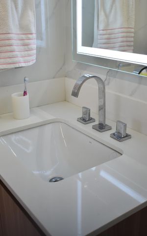 Apartamento à venda com 89m², 2 quartos e 1 vagaBanheiro da Suíte 1