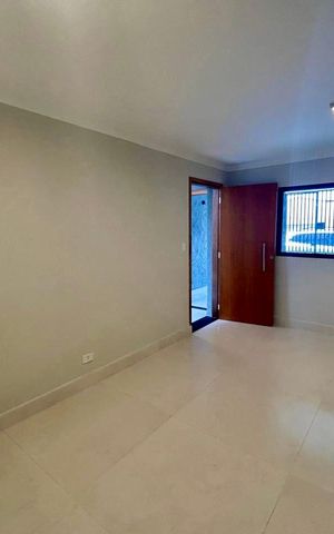 Casa à venda com 134m², 3 quartos e 2 vagas Casa à venda com 134m², 3 quartos e 2 vagasSala
