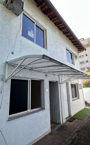 Casa de condomínio para alugar com 80m², 2 quartos e 1 vagaFachada + plaquinha