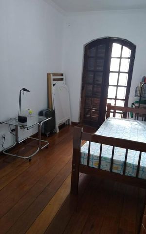 Casa à venda com 190m², 3 quartos e 3 vagas Casa à venda com 190m², 3 quartos e 3 vagasQuarto