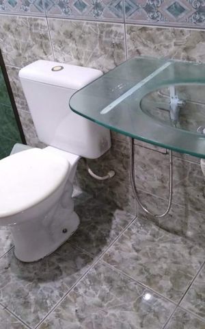 Casa à venda com 190m², 3 quartos e 3 vagas Casa à venda com 190m², 3 quartos e 3 vagasBanheiro