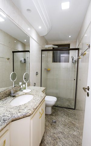 Apartamento à venda com 107m², 3 quartos e 2 vagasBanheiro da Suíte