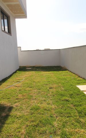 Casa de condomínio para alugar com 250m², 3 quartos e 4 vagasQuintal