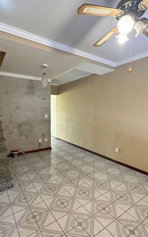 Casa à venda com 155m², 2 quartos e 2 vagasSala