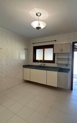 Casa à venda com 155m², 2 quartos e 2 vagasCozinha