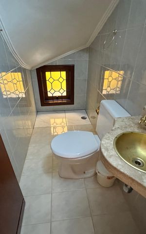 Casa à venda com 155m², 2 quartos e 2 vagasLavabo