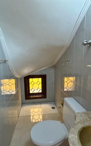 Casa à venda com 155m², 2 quartos e 2 vagasLavabo