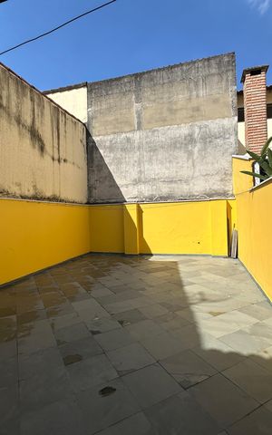 Casa à venda com 155m², 2 quartos e 2 vagasQuintal