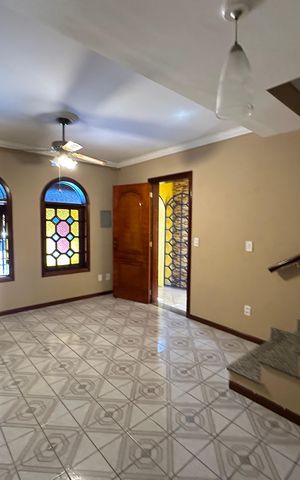Casa à venda com 155m², 2 quartos e 2 vagasSala