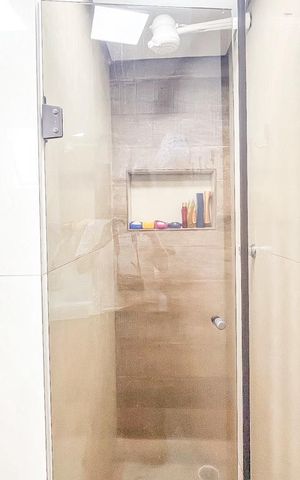 Apartamento à venda com 58m², 2 quartos e 1 vaga Apartamento à venda com 58m², 2 quartos e 1 vagaBanheiro