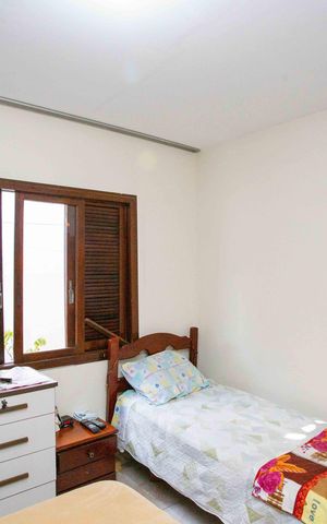 Casa à venda com 200m², 3 quartos e 2 vagasQuarto 3
